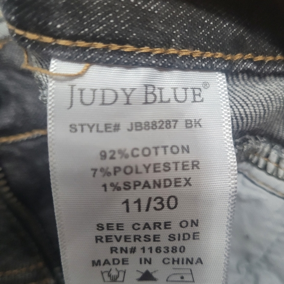 JUDY BLUE VINTAGE BLACK YOKE SKINNY JEAN - Picture 2 of 3